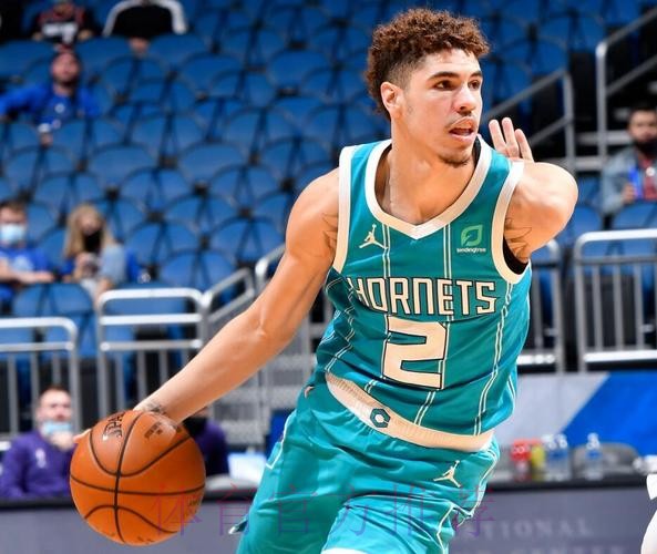 鲍尔妙传 克尼佩尔三分空心入网 鲍尔妙传 克尼佩尔三分空心入网